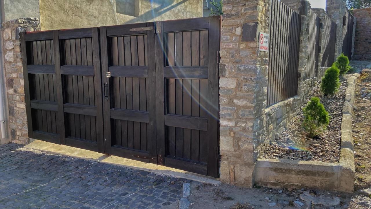 Квартира У Старому Місті Kamianets-Podilskyi Exterior foto